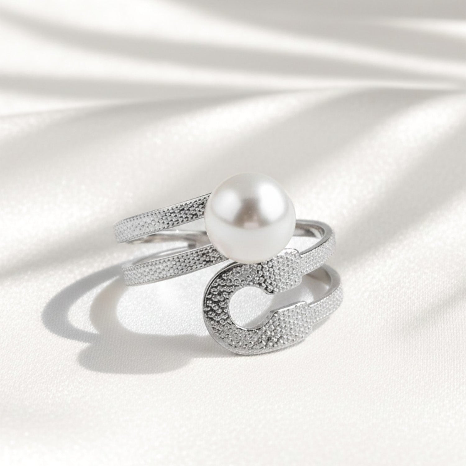 W Premium Jewellery Silver Clip Pearl Adjustable Ring